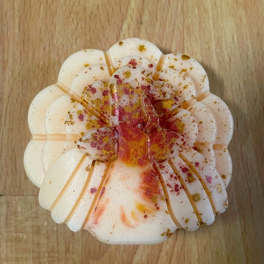(4 Pack) Handmade Fall Theme Soap - Picture 4 of 6